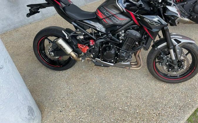 2023 Kawasaki Z900 ABS Metallic Black/Graphite Gray/Flat Black