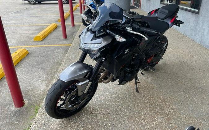 2023 Kawasaki Z900 ABS Metallic Black/Graphite Gray/Flat Black