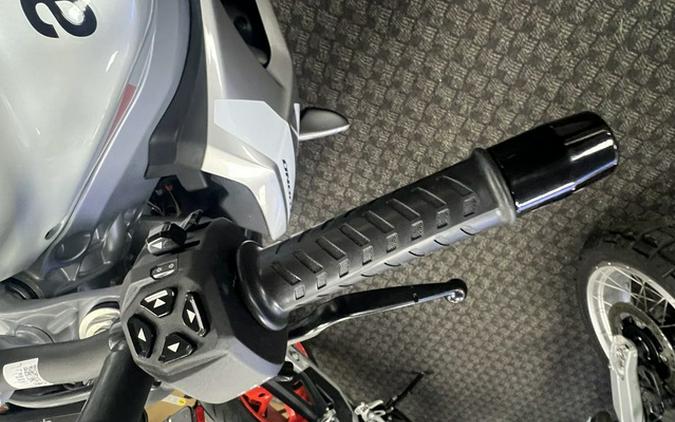 2026 Aprilia Tuono 457