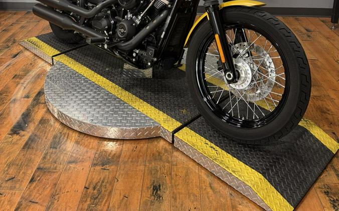 2019 Harley-Davidson Street Bob RUGGED GLD DNM W/PINSTRIPE