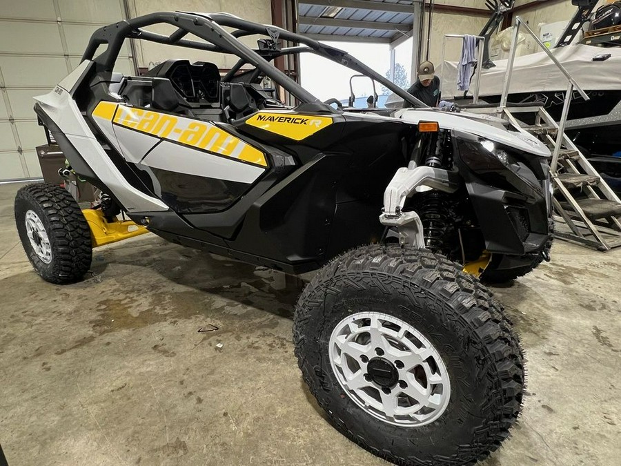 2024 Can-Am® Maverick R 999T DCT