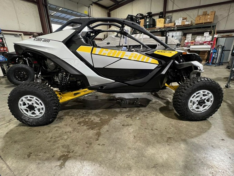 2024 Can-Am® Maverick R 999T DCT