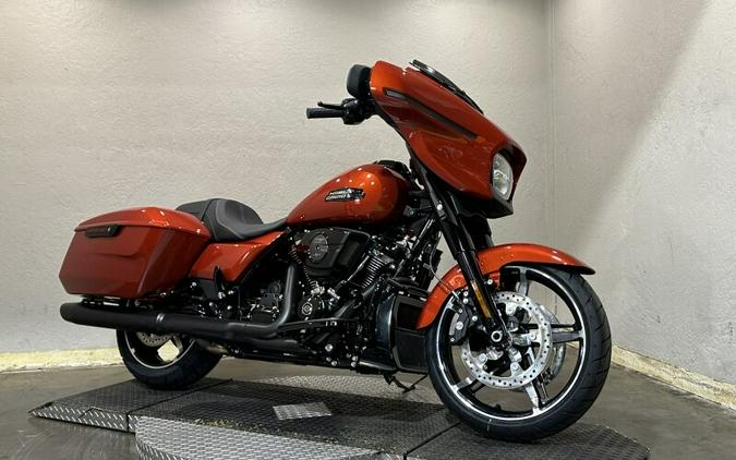 Harley-Davidson Street Glide® 2024 FLHX 84399833 WHISKEY FIRE