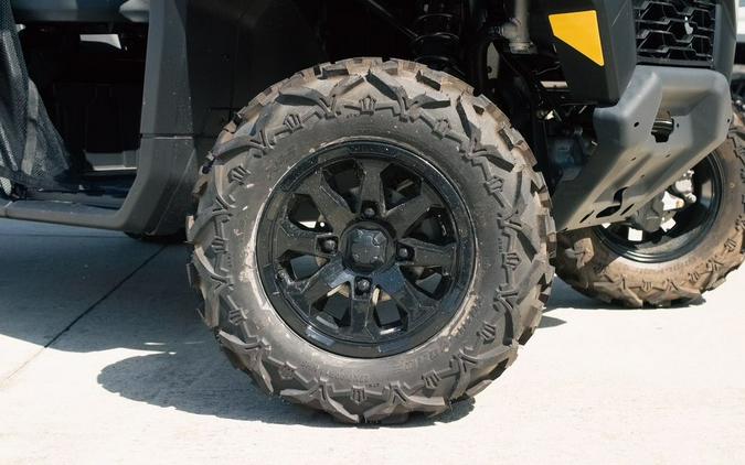 2025 Can-Am® Defender DPS HD7 Compass Green