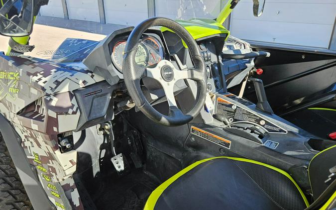 2015 Can-Am Maverick™ X® mr DPS™ 1000R