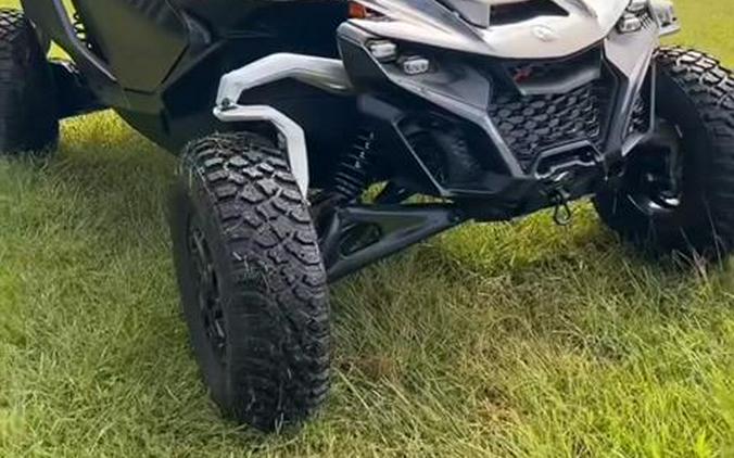 2025 Can-Am Maverick R X RS