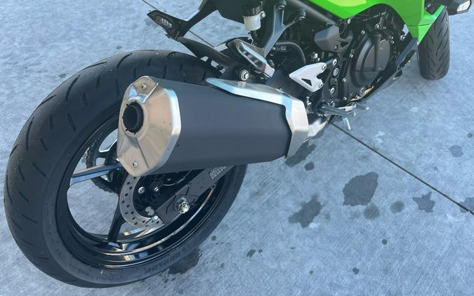 2026 Kawasaki Ninja® 500 SE ABS