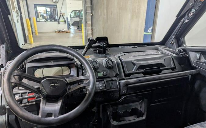 2023 Can-Am Defender Limited HD10