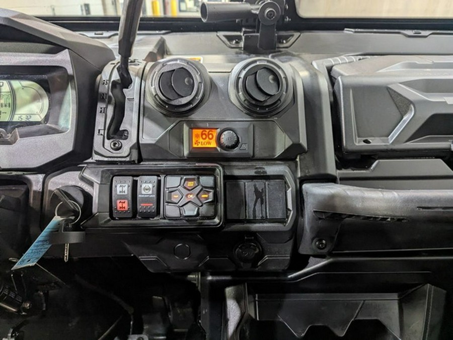 2023 Can-Am Defender Limited HD10