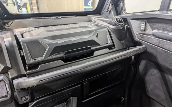 2023 Can-Am Defender Limited HD10