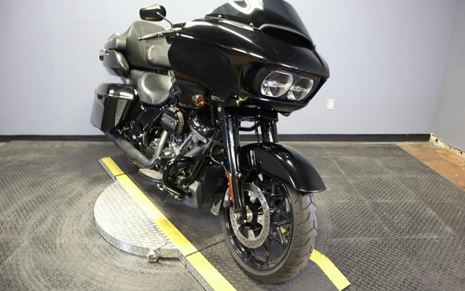 2022 Harley-Davidson Road Glide Special Vivid Black - Black Finish