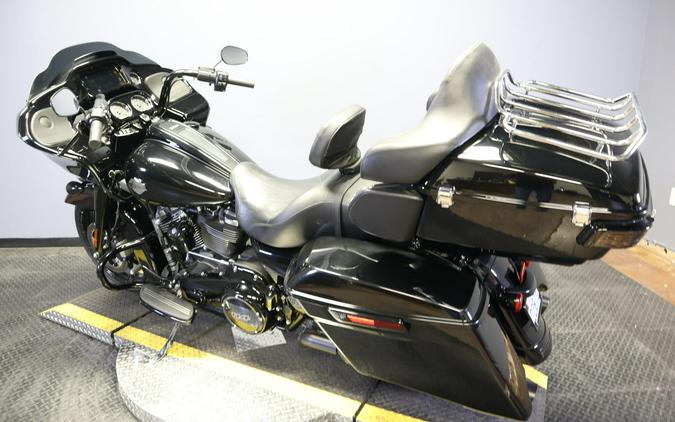2022 Harley-Davidson Road Glide Special Vivid Black - Black Finish