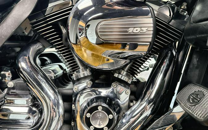 2014 Harley-Davidson® Ultra Limited Mysterious Red Sunglo