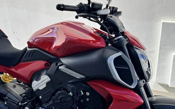 2026 Ducati Diavel V4 Red