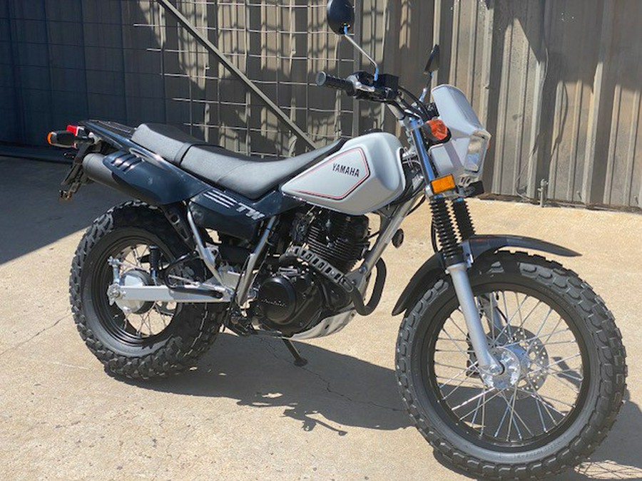 2024 Yamaha TW 200 GALLANT GRAY