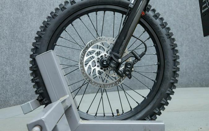 2026 E RIDE PRO SR 16"/19" LONG SEAT