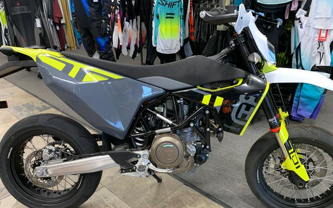 2024 Husqvarna Supermoto 701