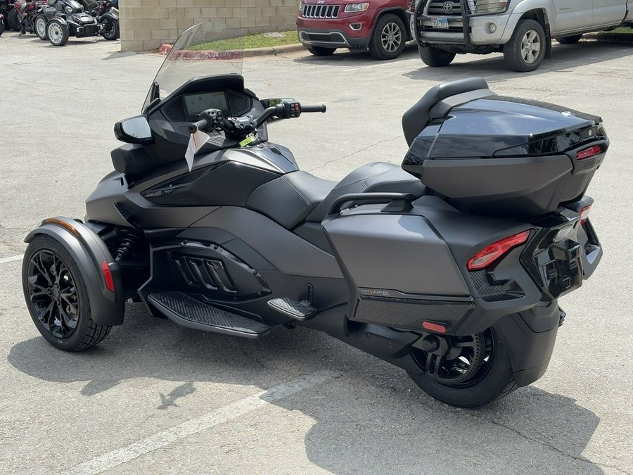 2025 Can-Am® Spyder RT Limited Dark Wheels