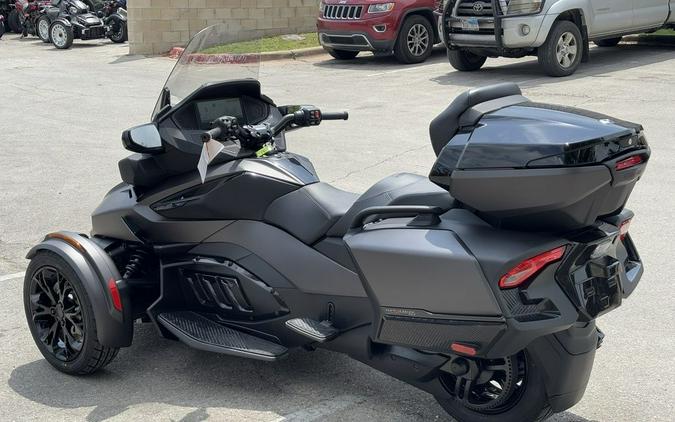 2025 Can-Am® Spyder RT Limited Dark Wheels