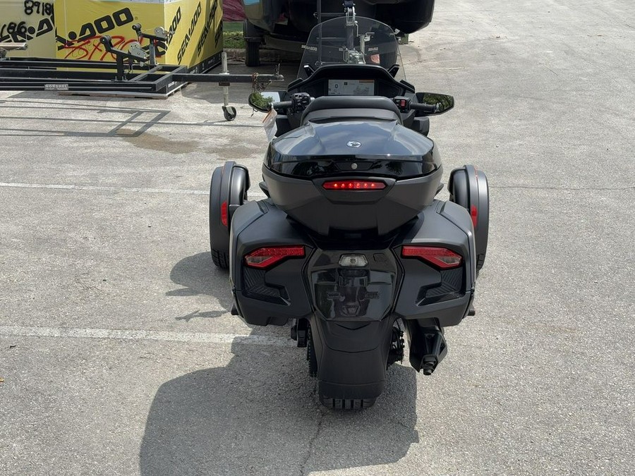 2025 Can-Am® Spyder RT Limited Dark Wheels