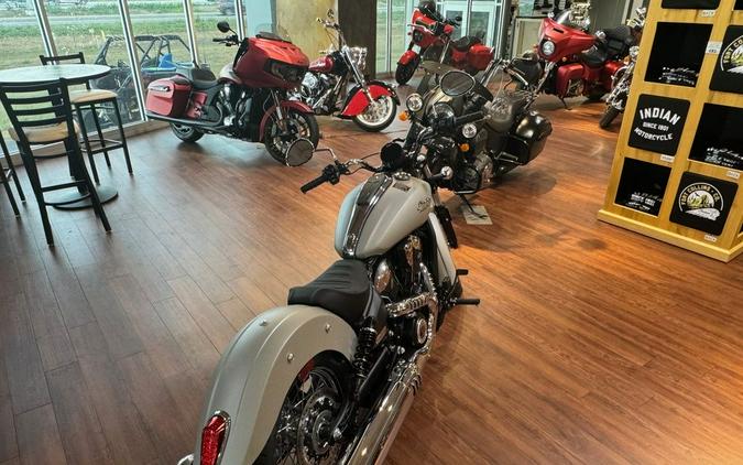 2025 Indian Motorcycle® Scout® Classic Limited +Tech Silver Quartz Smoke