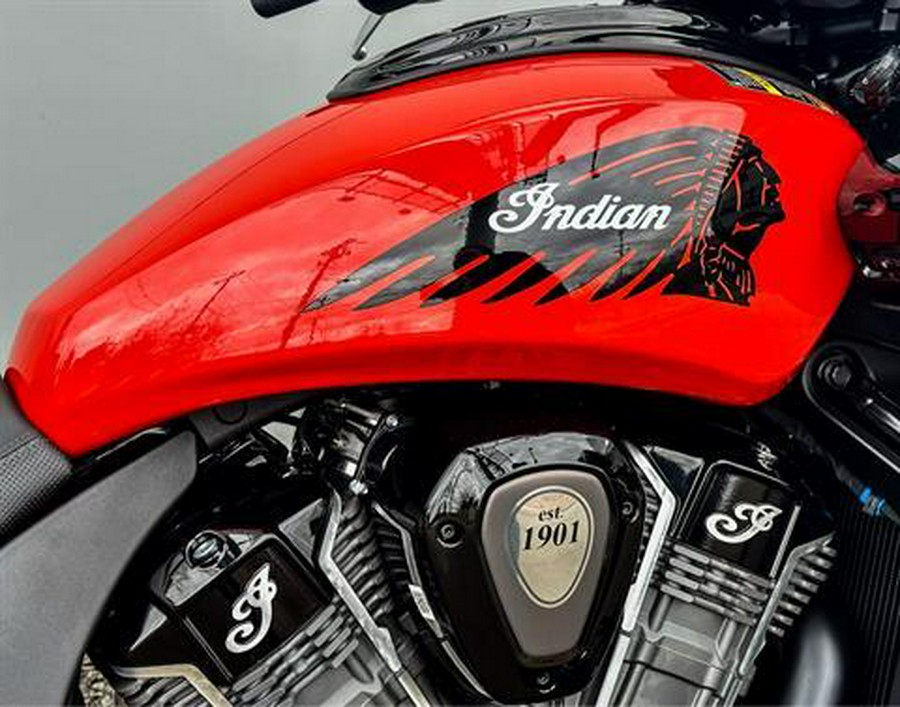 2024 Indian Motorcycle Challenger® Dark Horse® Icon with PowerBand Audio Package