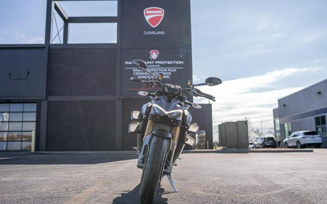 2023 Ducati Streetfighter V4 S Dark Stealth