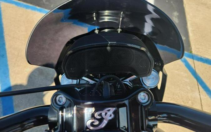 2025 Indian Motorcycle® Sport Chief RT Black Smoke
