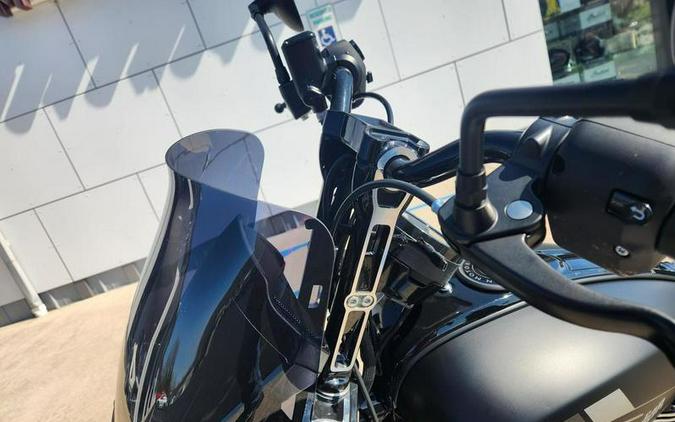 2025 Indian Motorcycle® Sport Chief RT Black Smoke
