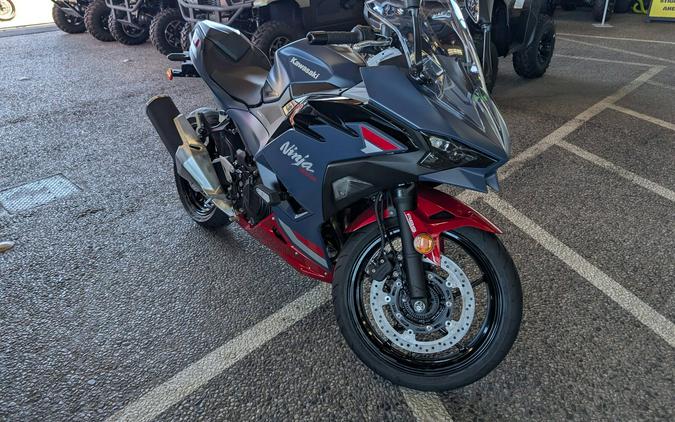 2026 Kawasaki NINJA 500 SE ABS Metallic Matte Twilight Blue/Candy Persimmon Red