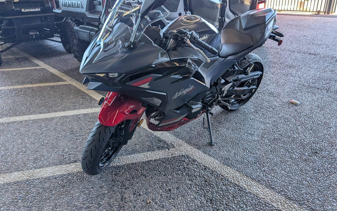 2026 Kawasaki NINJA 500 SE ABS Metallic Matte Twilight Blue/Candy Persimmon Red