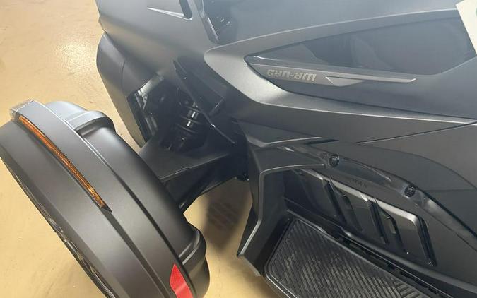 2026 Can-Am® Spyder RT Limited Dark