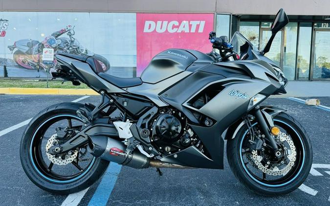 2022 Kawasaki Ninja 650 ABS Metallic Matte Graphenesteel Gray