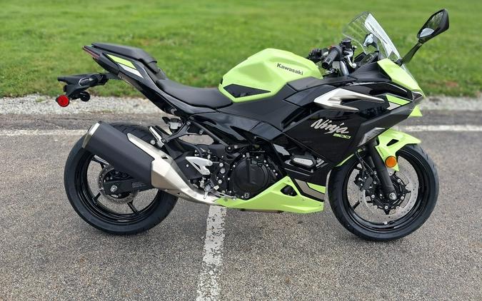 2026 Kawasaki Ninja® 500 SE ABS