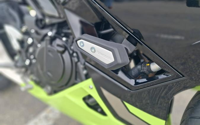 2026 Kawasaki Ninja® 500 SE ABS