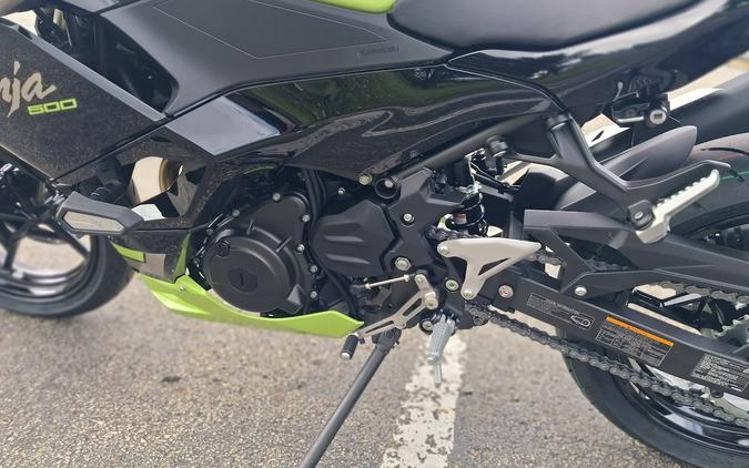 2026 Kawasaki Ninja® 500 SE ABS