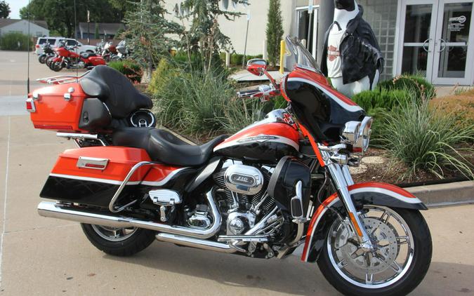 2012 Harley-Davidson FLHTCUSE8 CVO Ultra Classic Electra Glide