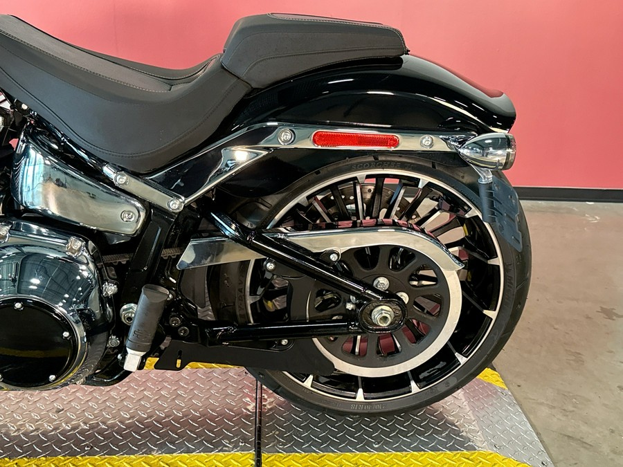2026 Harley-Davidson BREAKOUT