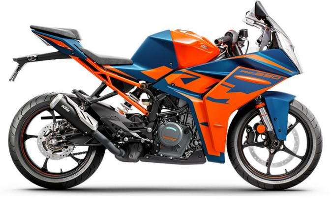 2022 KTM RC 390 Review [11 Fast Facts From the Street + Track]