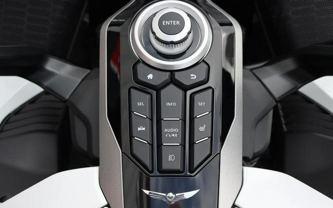 2018 Honda® Gold Wing Tour Automatic DCT Pearl White