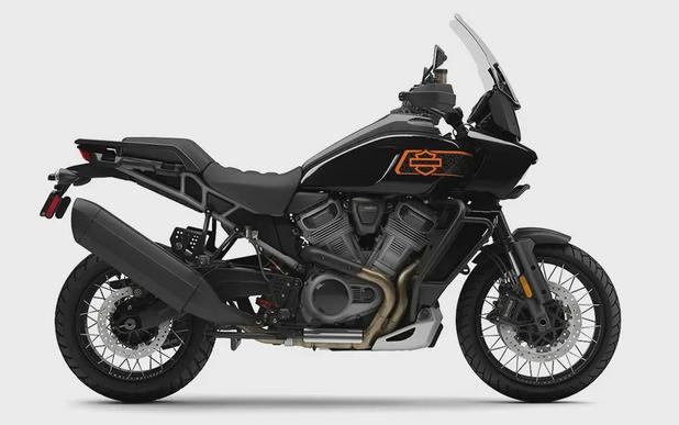 2026 Harley-Davidson® Pan America® 1250 Special Vivid Black Black Laced Wheels