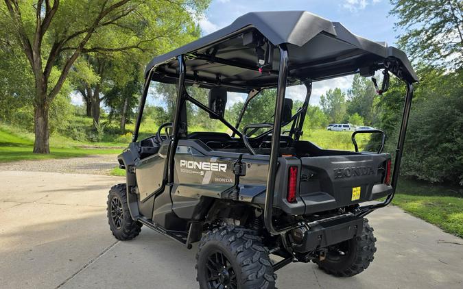2025 Honda Pioneer 1000-5 Deluxe