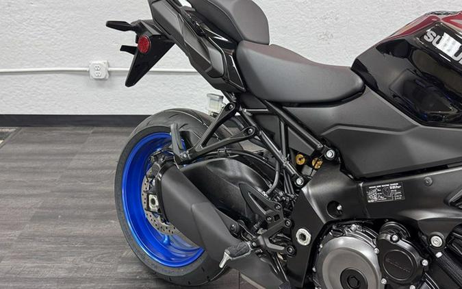 2027 Suzuki GSX-S 1000GX+