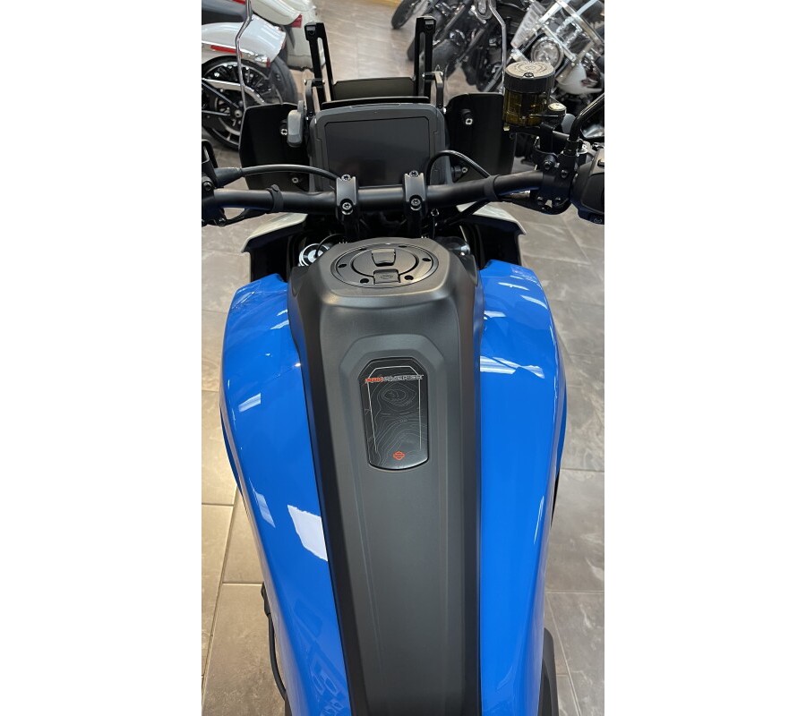 2022 Harley-Davidson Pan America™ 1250 Fastback Blue/White Sand Pearl