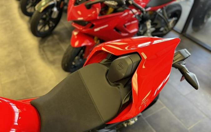 2024 Ducati Panigale V4 Red