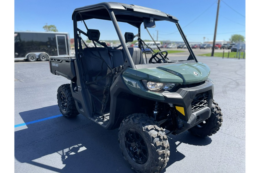 2024 Can-Am Defender DPS HD7