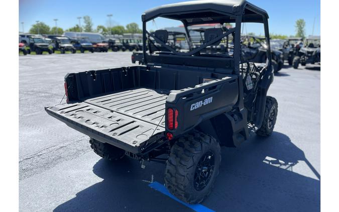 2024 Can-Am Defender DPS HD7