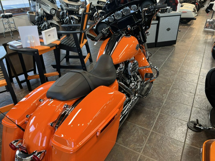 2023 Harley-Davidson Street Glide Special Baja Orange