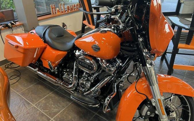 2023 Harley-Davidson Street Glide Special Baja Orange