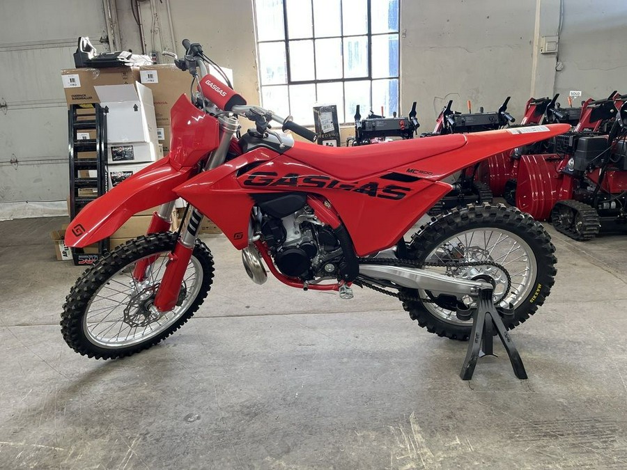 2025 GASGAS MC 300